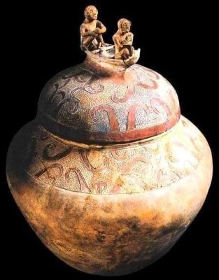 Manunggul Jar: Unveiling Ancient Filipino Beliefs and Intricate Carvings!